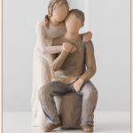 susan lordi figura estátua família anjo peça decoraçao casa significado amizade amor felicidade willow tree desejo aniversário presente casal amor