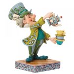 chapeleiro mad hatter A Spot of Tea - Mad Hatter Figurine 6001273 Celebrate a very merry unbirthday with this Mad Hatter Personality Pose alice in wonderland alice no país das maravilhas disney traditions jim shore