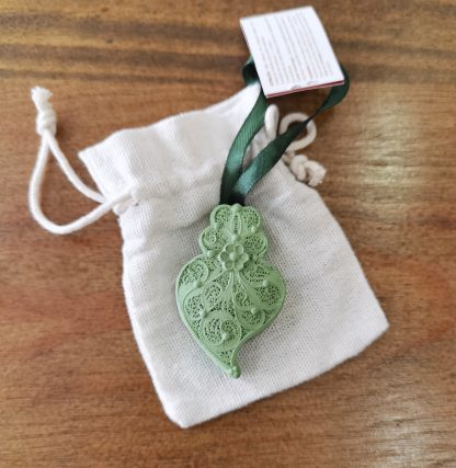 Coração Médio verde em saco de Linho aroma jasmim