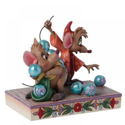 Jaq & Gus Figurine 6015020 Ahead of Cinderella's 75th Anniversary in 2025, we have Gus & Jaq helping thread Cinderella's pearls. disney ratinhos cinderela