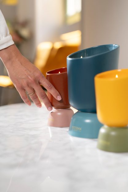 ICONIC COLOR Refillable scented Initial candle 220g Néroli Iris Cachemire esteban paris parfums mikado difusor iconic Lin vela