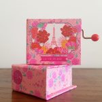 Livro realejo La Vie en Rose: modelo Paris e Flores