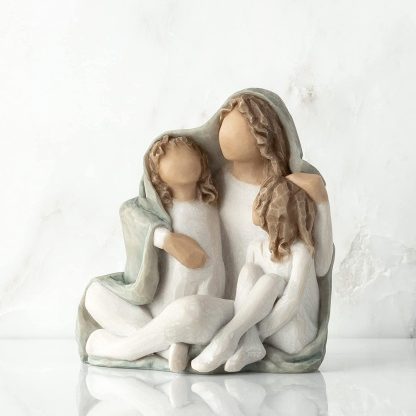 Figura Cozy / Aconchego: Mãe e Duas Meninas - Willow Tree