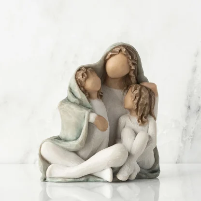 Figura Cozy / Aconchego: Mãe e Duas Meninas - Willow Tree