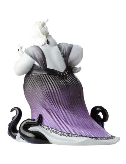Úrsula: Couture de Force