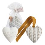 Caixa Metálica Coração com Coração gesso Fleur D'Oranger: Mathilde M.
