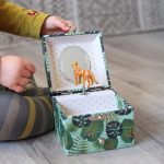 Caixa de música cubo Savana