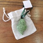 Coração Médio Verde em saco de Linho: Orquídea