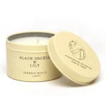 Vela em Lata Travel 90gr Cereria Mollá: Black Orchid & Lily (Orquídea e Lírio)