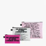 Conjunto de 3 pochets Guerrilla Girls "The Advantages Of Being A Woman Artist"