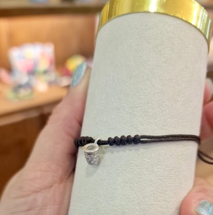 Pulseira Dedal Mamori (prata): Castanha pedras brancas
