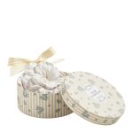 Flor grande em Gesso com Caixa aroma Flor de Laranjeira: Mathilde M.
