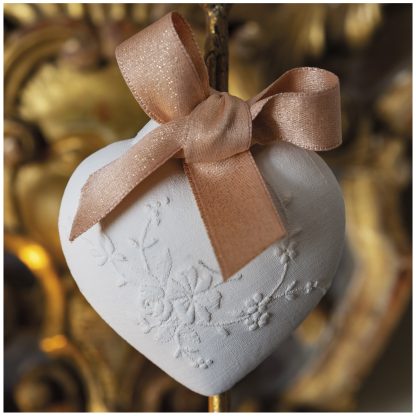 Gesso perfumado Coração Bordado pequeno aroma Rose Élixir: Mathilde M.