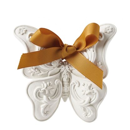 Grande Borboleta em Gesso Flor de Laranjeira em caixinha: Mathilde M.