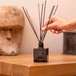 Difusor Mikado 100ml Cereria Mollá: Santal & Tonka (Sândalo e Fava Tonka)
