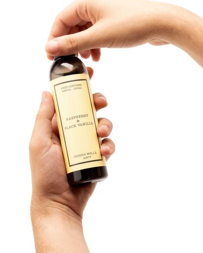 Recarga Mikado 200ml Cereria Mollá: Raspberry & Black Vanilla (Framboesas e Baunilha Negra)