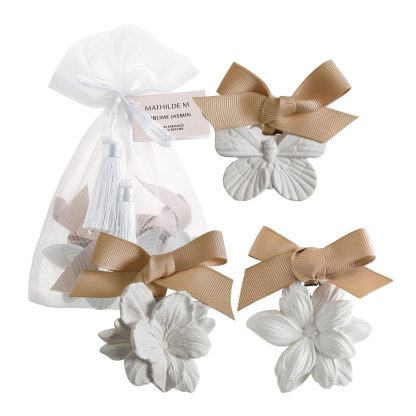 Bolsa organza com 3 Gessos Flor Sublime Jasmim: Mathilde M.
