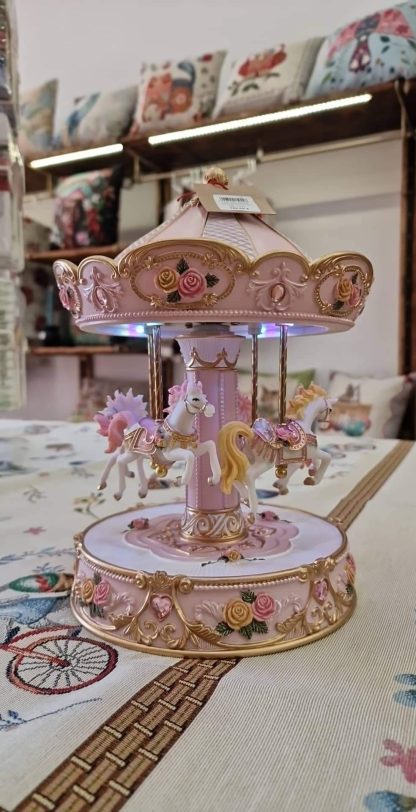 Carrossel XL Golden Branco e Rosa: com luzes