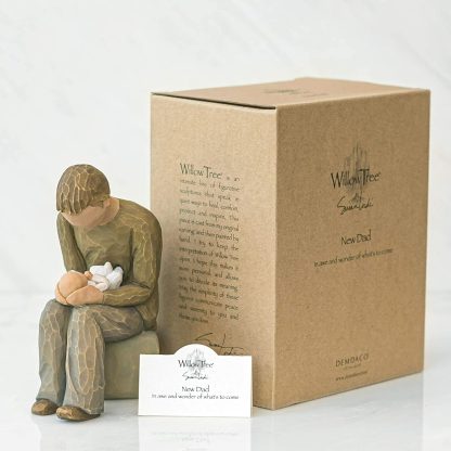 Figura Novo Pai (com bebé) - Willow Tree