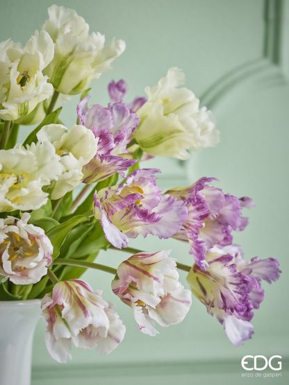 Ramo Tulipas Abertas Farfalhudas: Brancas