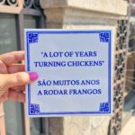 AZULEJO AZUL.POP MUITOS ANOS A RODAR FRANGOS CHICKENS