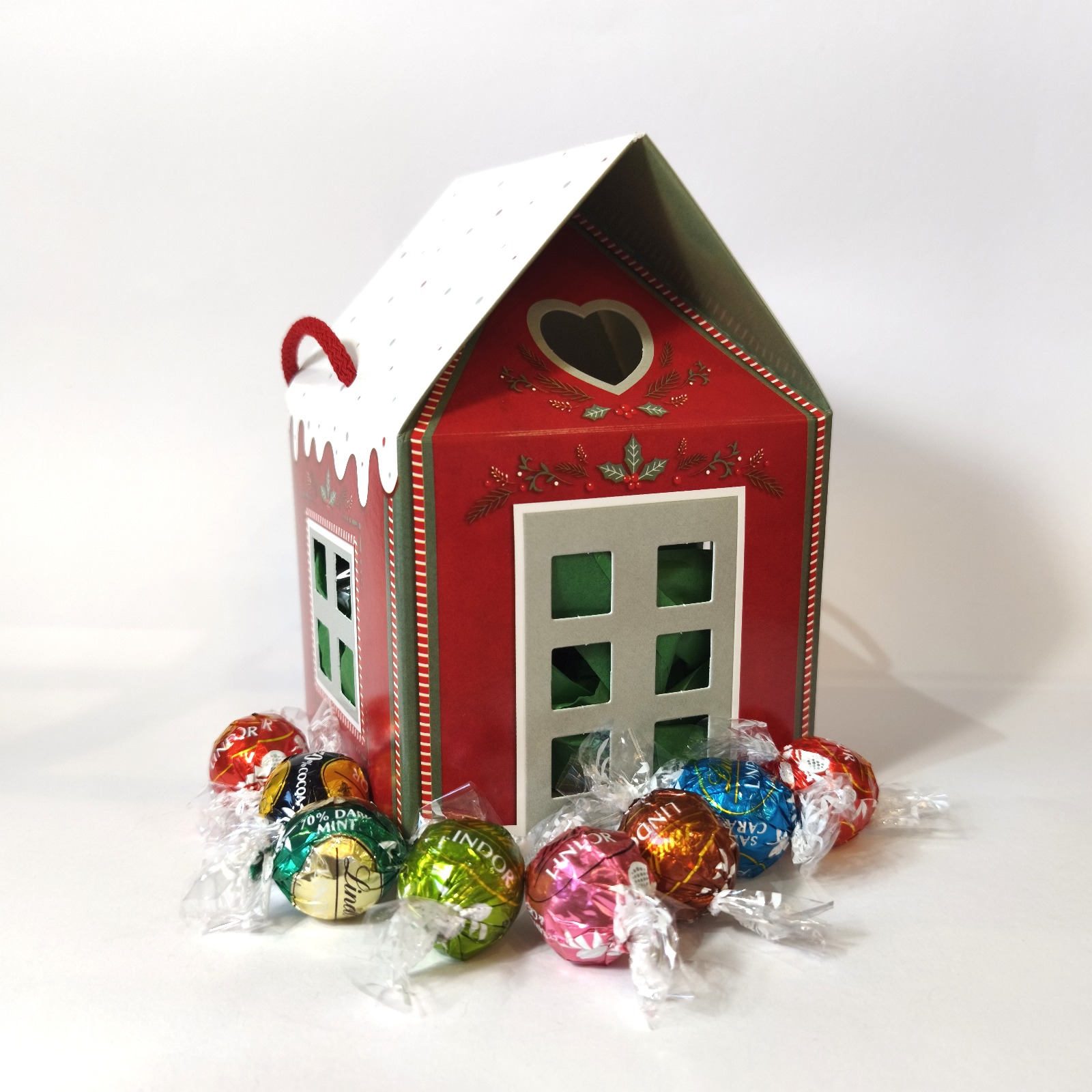 Casinha Vermelha com Chocolate 100gr: Sortido Lindt Lindor