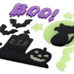 - GGH0002 - Conjunto Stickers que Brilham no Escuro Halloween: Cemitério